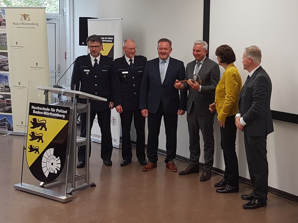 BDK BW vor Ort - Schlüsselübergabe in Wertheim