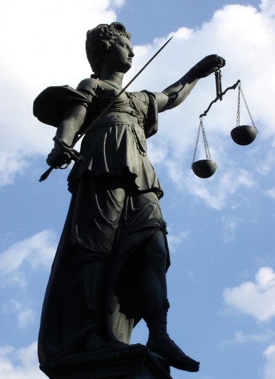 Beamten- und Richterbesoldung NRW im Falle des Gesetzbeschlusses auf den Prüfstand