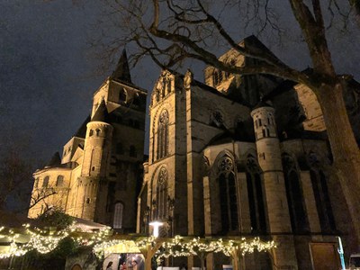 Bezirksverband auf dem diesjährigen Weihnachtsmarkt in Trier Bezirksverband auf dem diesjährigen Weihnachtsmarkt in Trier