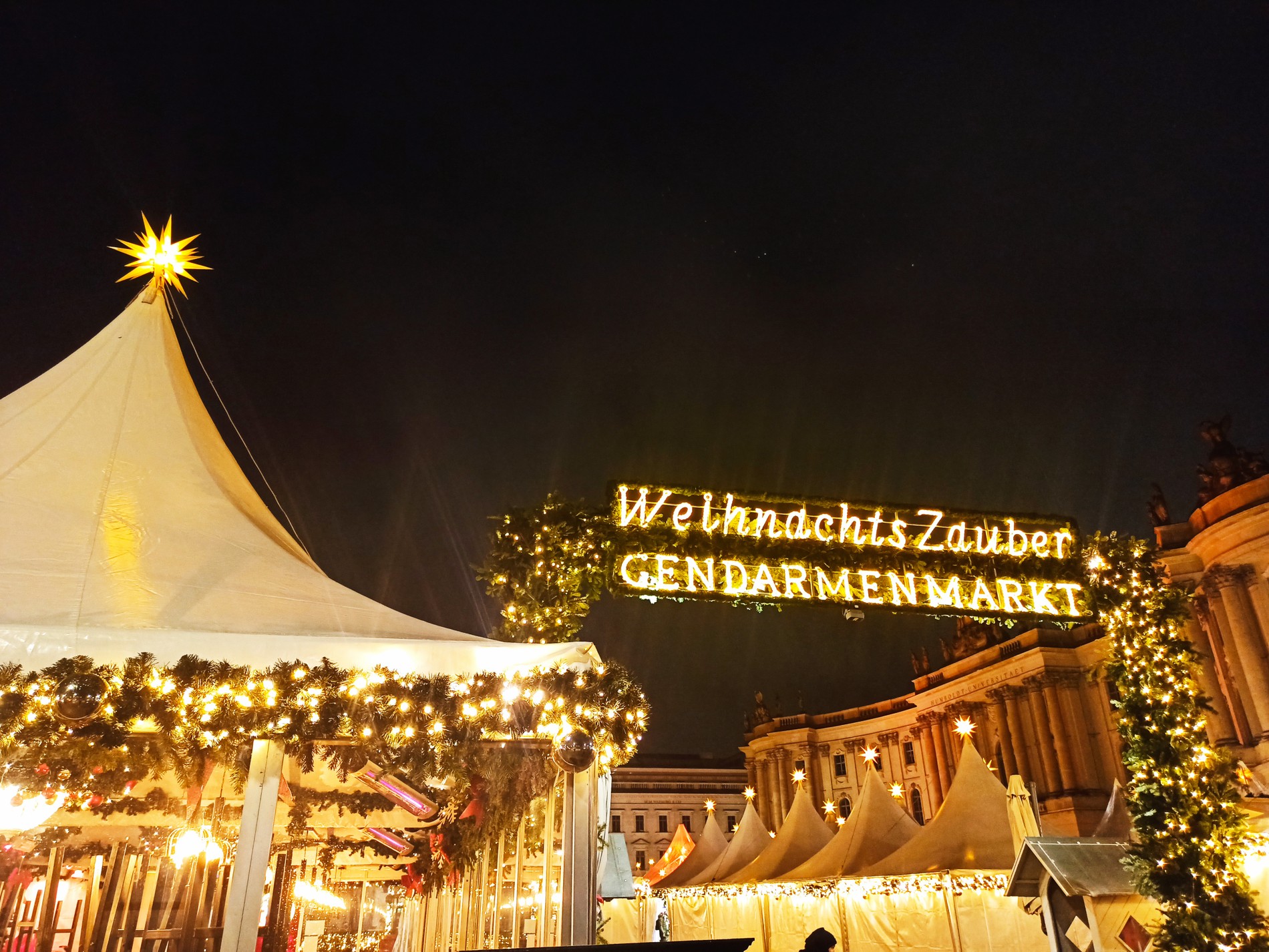 BE_Symbolfoto Glühweintrinken.jpg