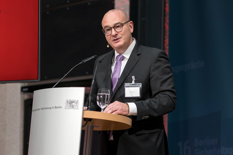 Bund_20220923_Sicherheitsgespraeche2.jpg