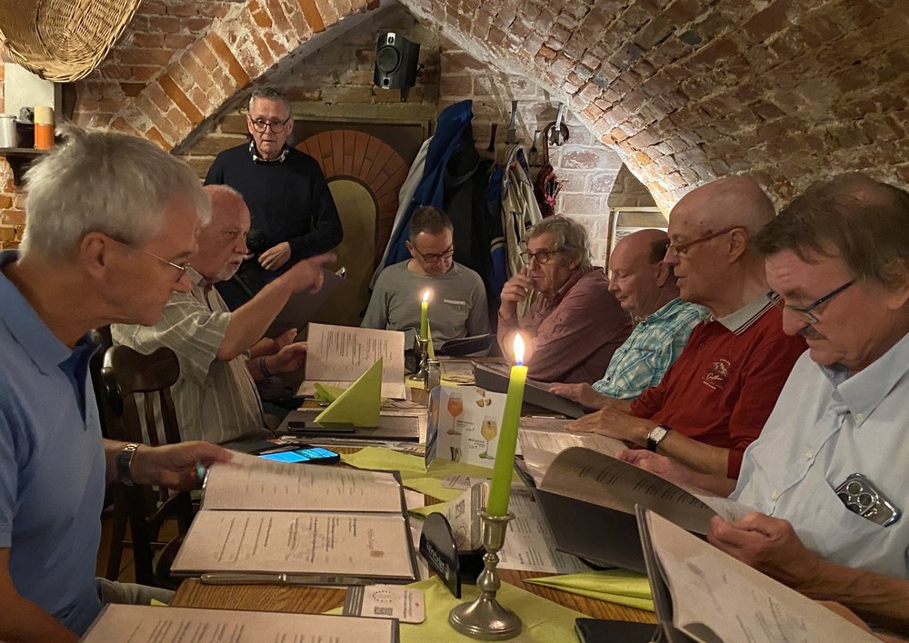 Beim Mittag im Klosterkeller Beim Mittag im Klosterkeller