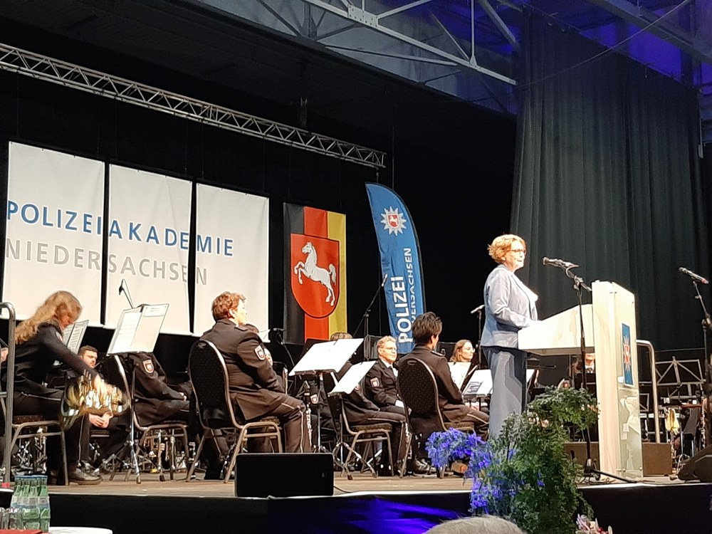 Innenministerin Daniela Behrens bei der Vereidigung
