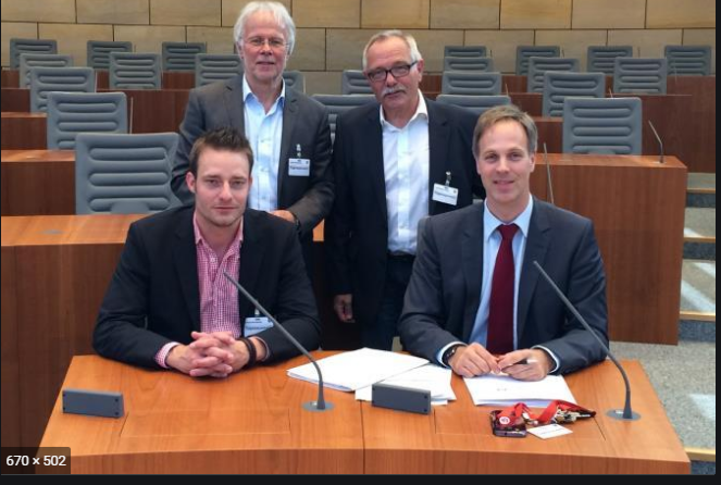 Foto zeigt vorne sitzend Oliver Huth, Sebastian Fiedler, hinten stehend Dr. Ralf Kownatzki, Heinz Sprenger