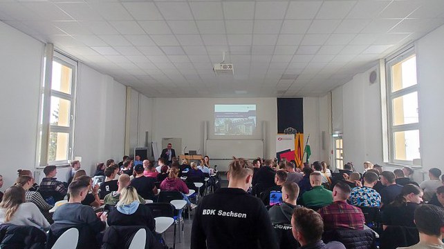 SN_20240420_polizeihautnah3.jpg SN_20240420_polizeihautnah3.jpg