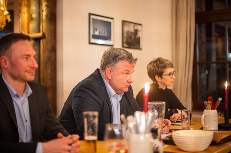 SN_20250318_kripotrifftpolitik