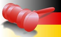 BVerfG fordert Rechtsgrundlage für Dauerobservation von ehemaligen Sicherungsverwahrten BVerfG fordert Rechtsgrundlage für Dauerobservation von ehemaligen Sicherungsverwahrten