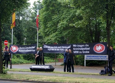Schluss mit dem Stellenklau - Öffnung der Obergrenzen A12/13 jetzt!!! Schluss mit dem Stellenklau - Öffnung der Obergrenzen A12/13 jetzt!!!