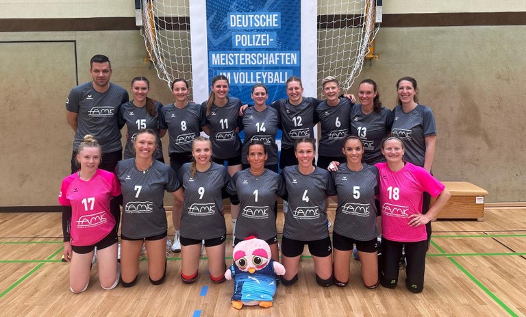 Der BDK Hessen gratuliert dem Team der hessischen Frauen zum Gewinn der Deutschen Polizeimeisterschaften im Volleyball 2025 Der BDK Hessen gratuliert dem Team der hessischen Frauen zum Gewinn der Deutschen Polizeimeisterschaften im Volleyball 2025