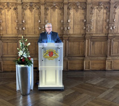 Der Landesverband Bremen ehrt Bachelorarbeit zu KI-Risiken