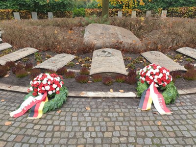 Gedenkfeier für die im Dienst ums Leben gekommenen Polizeibeamten der Polizei Hamburg Gedenkfeier für die im Dienst ums Leben gekommenen Polizeibeamten der Polizei Hamburg