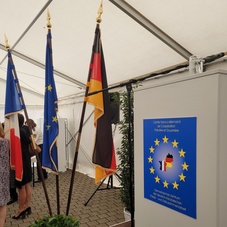 Glückwunsch zur deutsch-französischen Silberhochzeit Glückwunsch zur deutsch-französischen Silberhochzeit