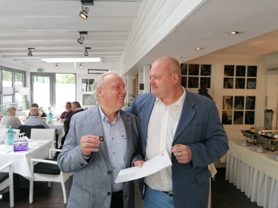 Goldene Ehrennadel verliehen Goldene Ehrennadel verliehen