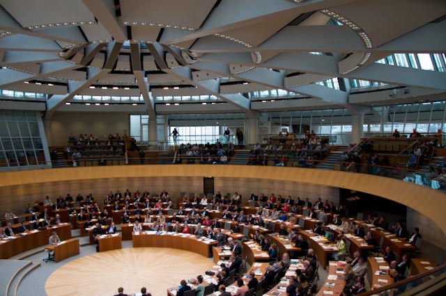 Landeshaushalt NRW - Anhörung vor dem Unterausschuss Personal des Landtages am 05.11.2013 - BDK kritisiert fehlende Rücklagen für zu erwartende Nachzahlungen in der Besoldung 2013/2014 Landeshaushalt NRW - Anhörung vor dem Unterausschuss Personal des Landtages am 05.11.2013 - BDK kritisiert fehlende Rücklagen für zu erwartende Nachzahlungen in der Besoldung 2013/2014