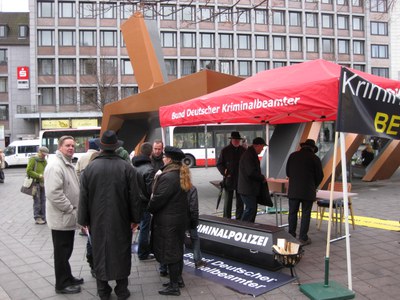 Mahnwache in Aachen am 05.12.2009 - Kripo-Protest gegen kripofeindliche Politik des NRW Innenministers Mahnwache in Aachen am 05.12.2009 - Kripo-Protest gegen kripofeindliche Politik des NRW Innenministers