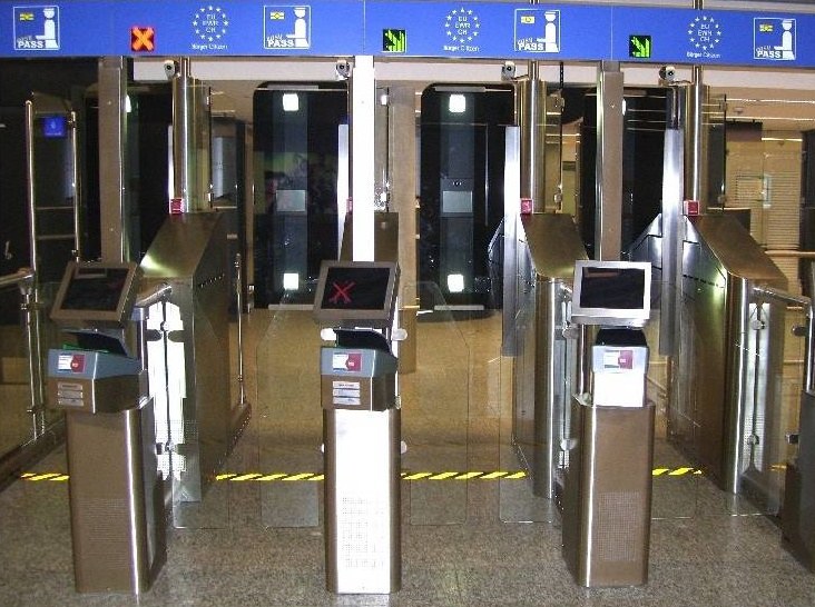 Nacktscanner? Der BDK ist für mehr menschliche statt künstliche Intelligenz! Nacktscanner? Der BDK ist für mehr menschliche statt künstliche Intelligenz!