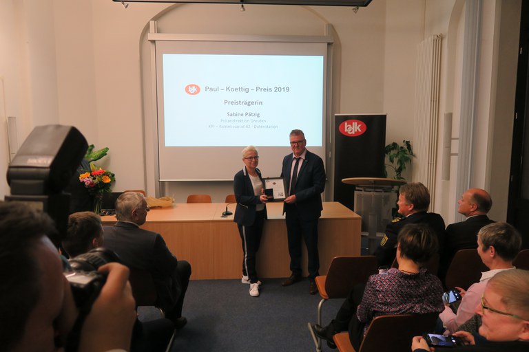 Paul-Koettig-Preis 2019 an Sabine Pätzig von der KPI Dresden vergeben Paul-Koettig-Preis 2019 an Sabine Pätzig von der KPI Dresden vergeben