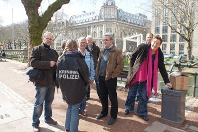 Protestaktion am 27.03.2010 - Düsseldorf, Königsallee - gegen die Sicherheitspolitik von Innenminister Dr. Ingo Wolf, FDP Protestaktion am 27.03.2010 - Düsseldorf, Königsallee - gegen die Sicherheitspolitik von Innenminister Dr. Ingo Wolf, FDP