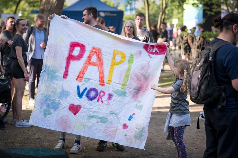 Teambuilding in Laufschuhen – oder die Geschichte vom schnellsten Papi der Welt Teambuilding in Laufschuhen – oder die Geschichte vom schnellsten Papi der Welt