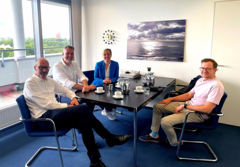 Treffen mit Amtsleitung des Finanzamtes für Prüfungsdienste und Strafsachen in Hamburg Treffen mit Amtsleitung des Finanzamtes für Prüfungsdienste und Strafsachen in Hamburg