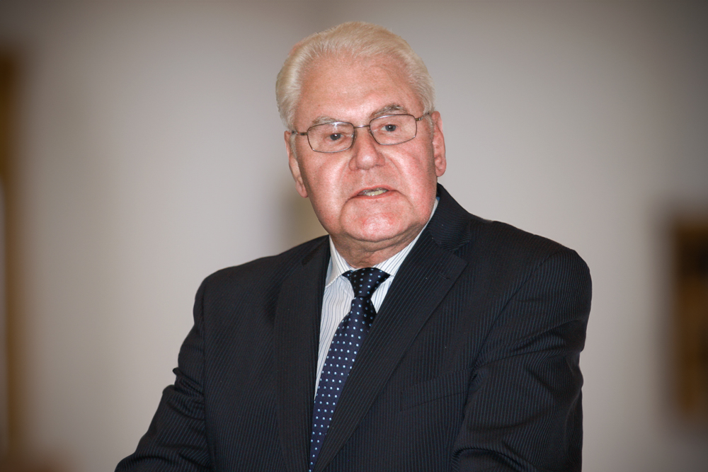 Wir trauern um Prof. Dr. sc. jur. Rolf Ackermann — Bund Deutscher ...