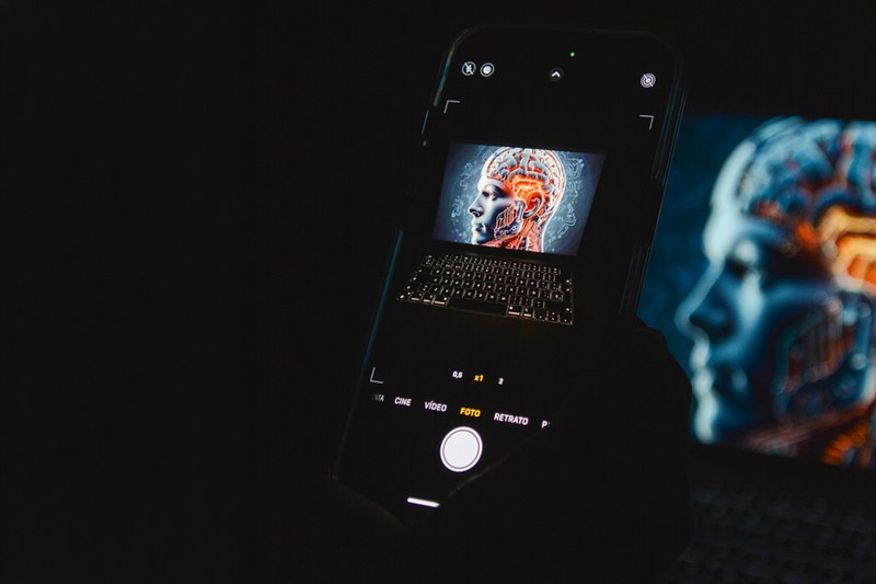 Aidin Geranrekab auf Unsplash